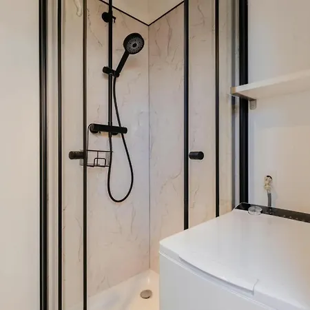 Golden Hugo Premium Golden Square * Nice